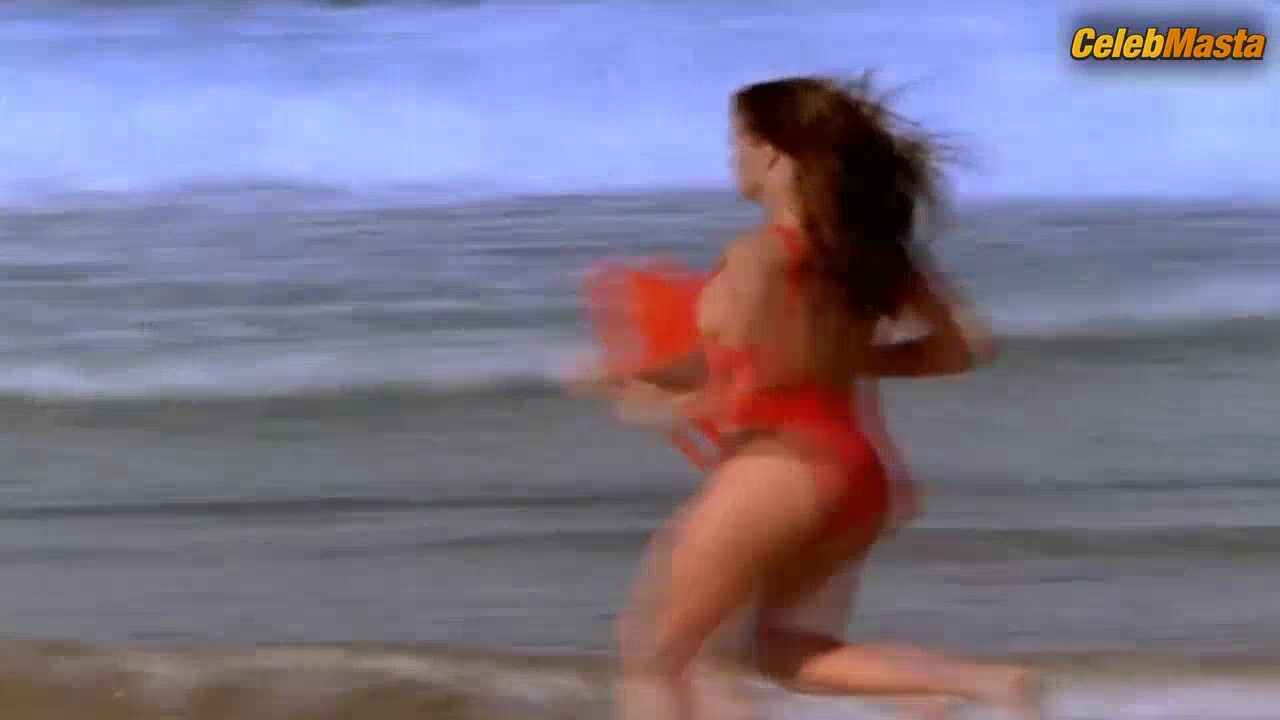 Carmen Electra Tits Scene From Pacific Blue - Photo 2 of 5