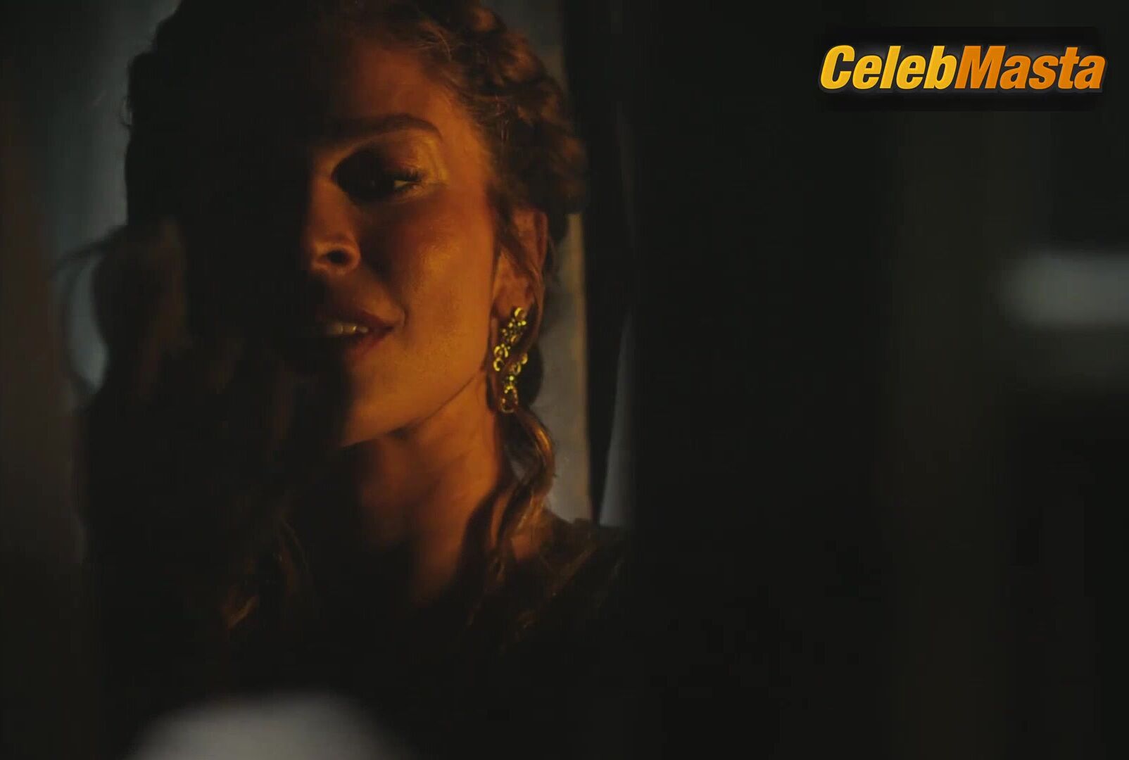 Grazi Massafera Seductive Scene In Madam Beja - Photo 1 of 5