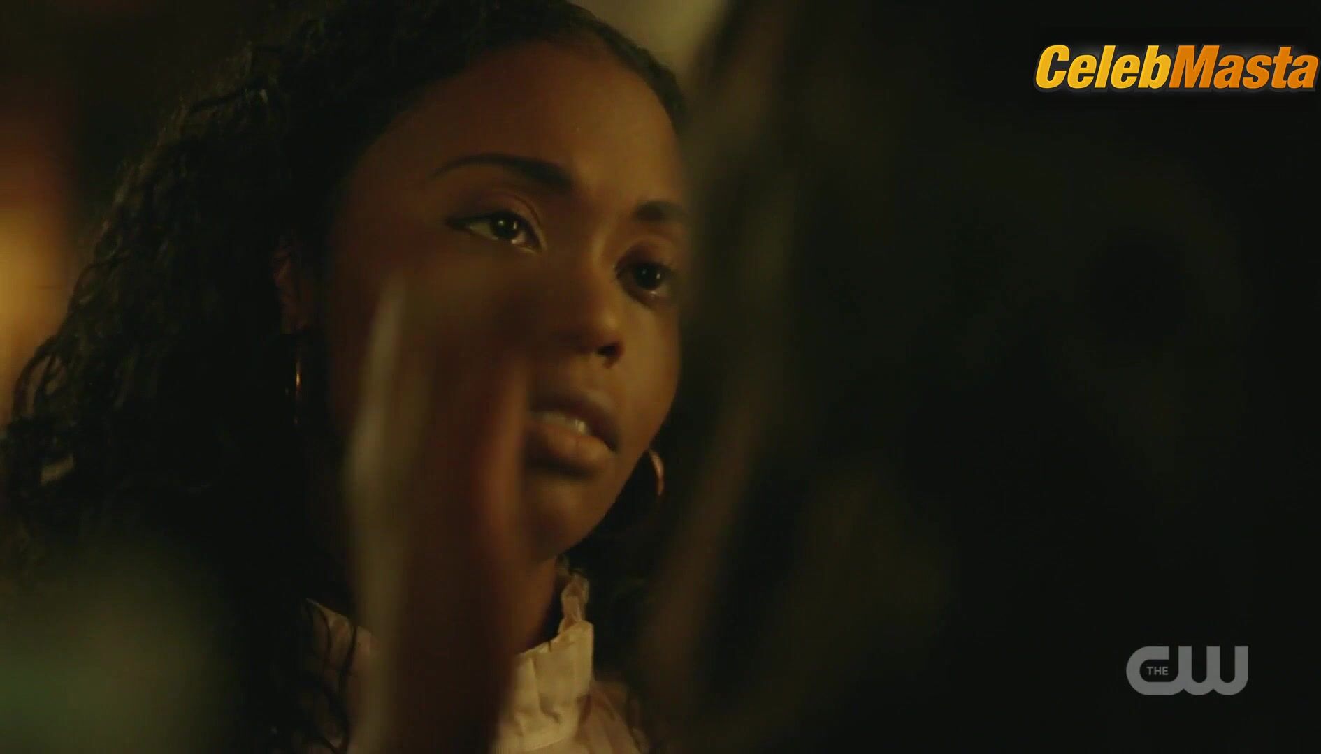 Chantal Thuy Nafessa Williams And ’s Lesbian Scene - Photo 1 of 5