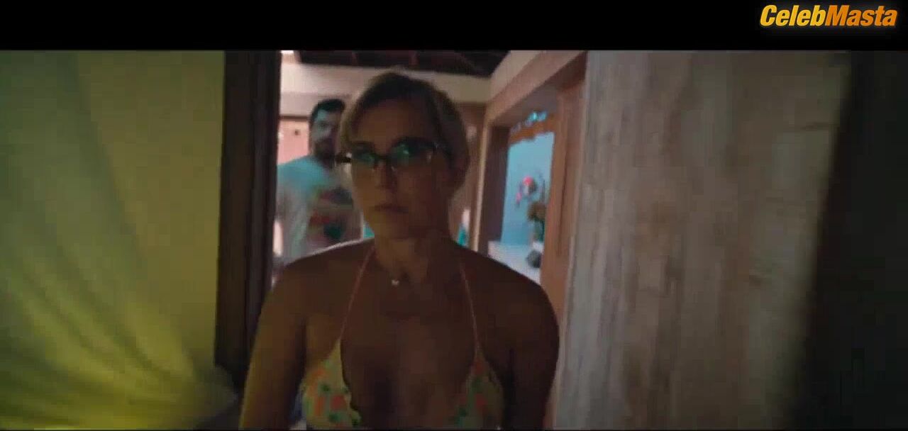 Deborah Secco Flaunts Ass, Boobs Scene In Mulheres - Photo 2 of 5 photo 5