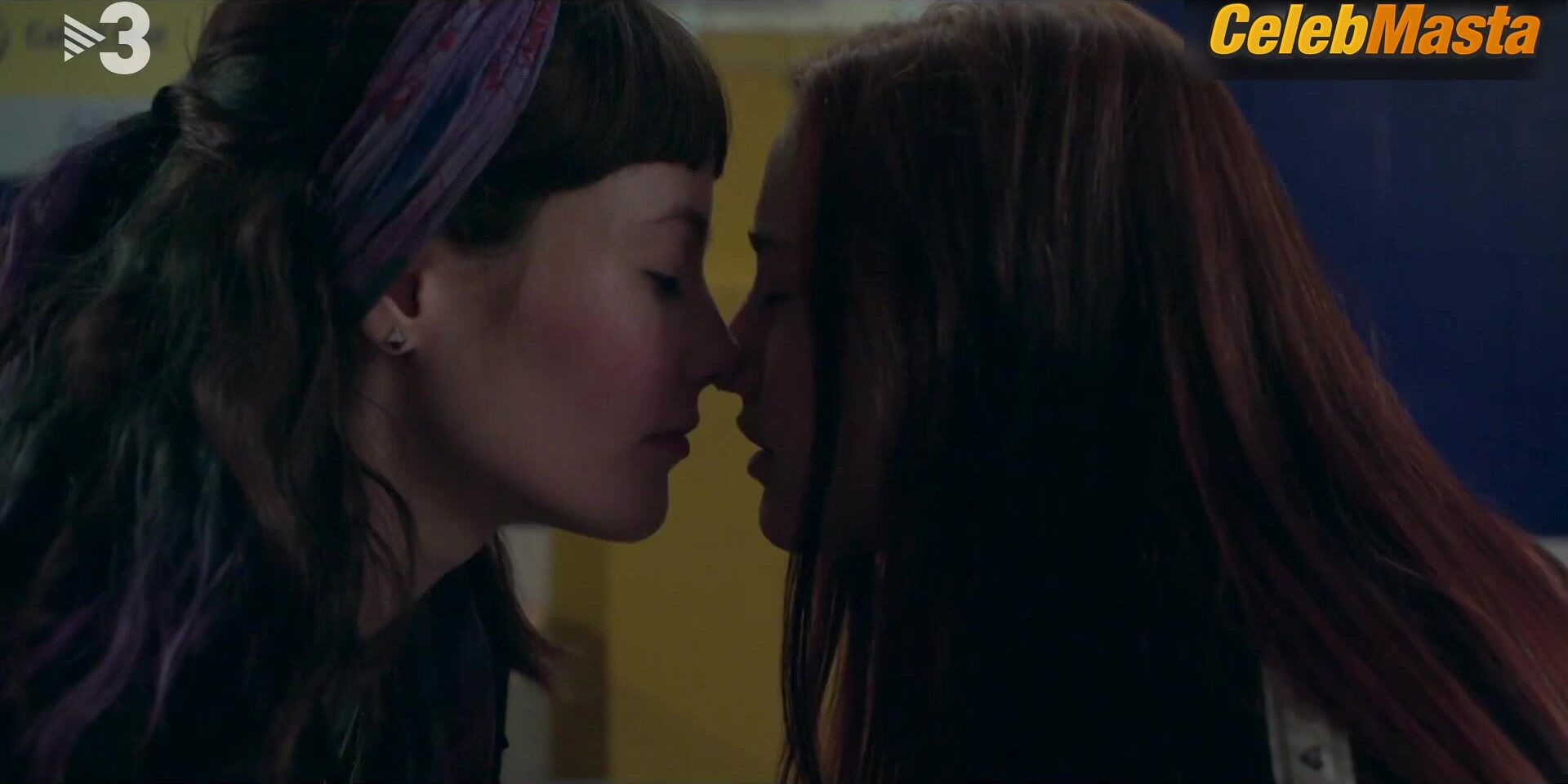Asia Ortega And Mireia Oriol Have Lesbian Scene In The - Photo 1 of 5 photo 2