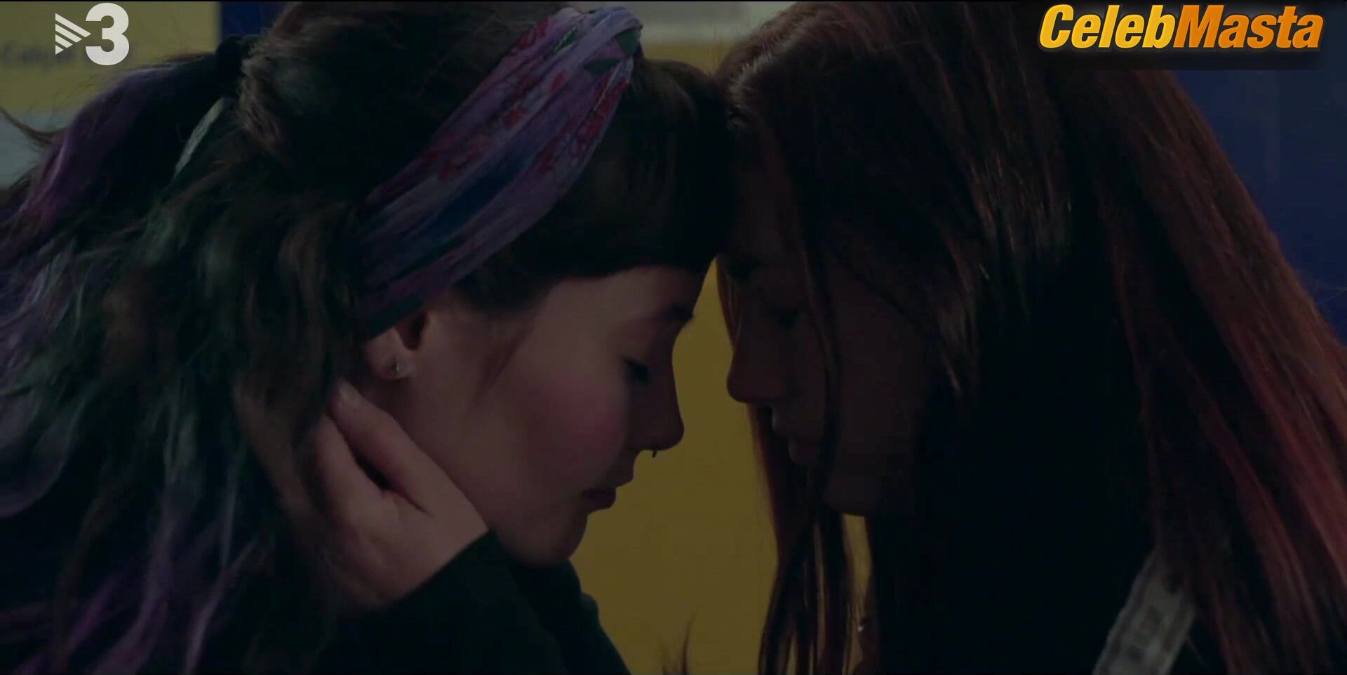 Asia Ortega And Mireia Oriol Have Lesbian Scene In The - Photo 1 of 5 photo 5
