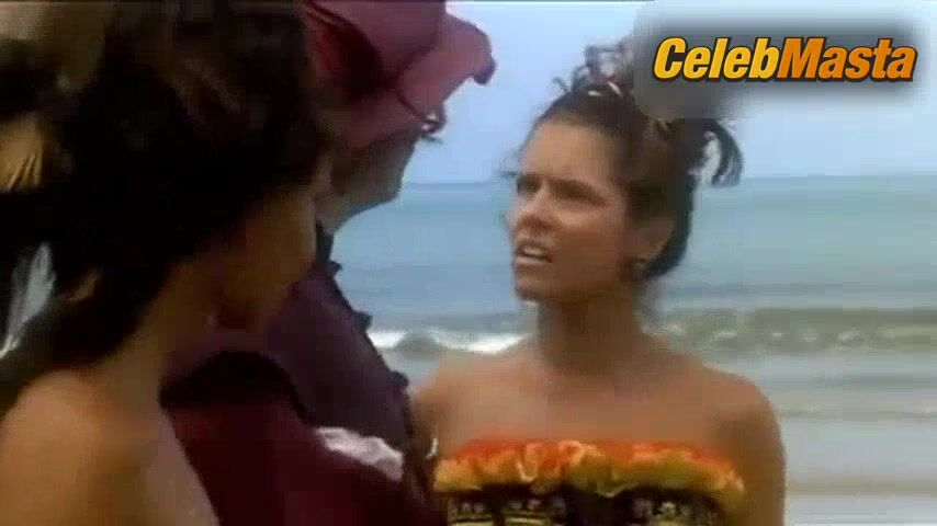 Deborah Secco Bares Boobs In Underwear Scene In Caramuru - Photo 2 of 5 photo 4