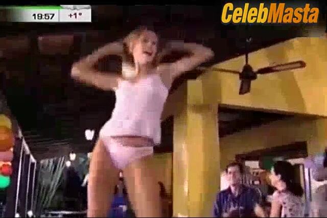 Deborah Secco Boobs, Swimsuit Scene In Lacos De Familia - Photo 1 of 5 photo 5