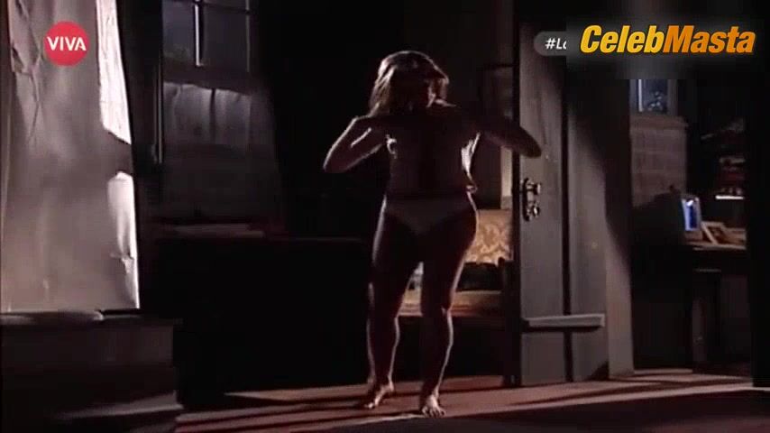 Deborah Secco Bares Breasts In A Scene From Lacos De - Photo 1 of 5 photo 4