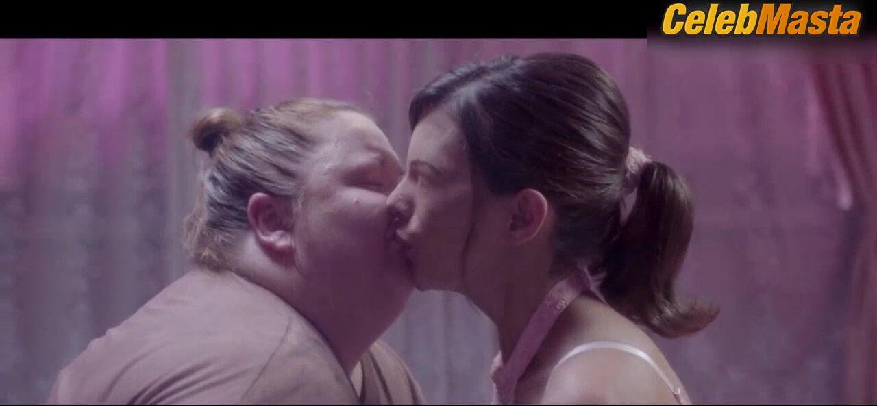 Itziar Castro Macarena Gomez And Share Lesbian Scene In - Photo 2 of 5 photo 4