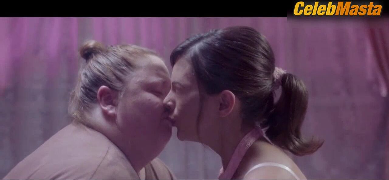 Itziar Castro Macarena Gomez And Share Lesbian Scene In - Photo 2 of 5 photo 5