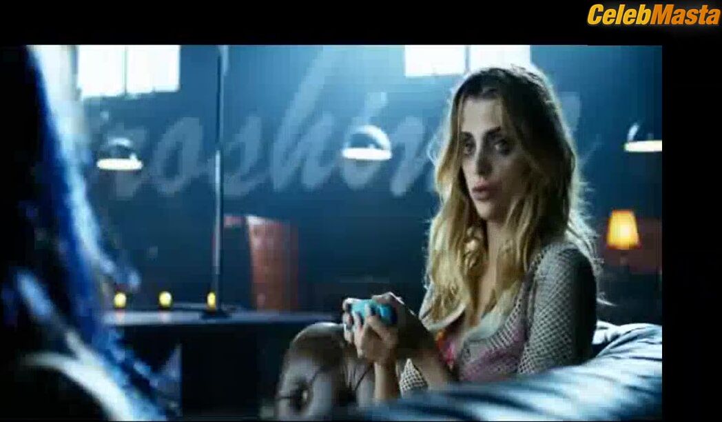 Macarena Gomez Tits Scene From Neon Flesh - Photo 2 of 5
