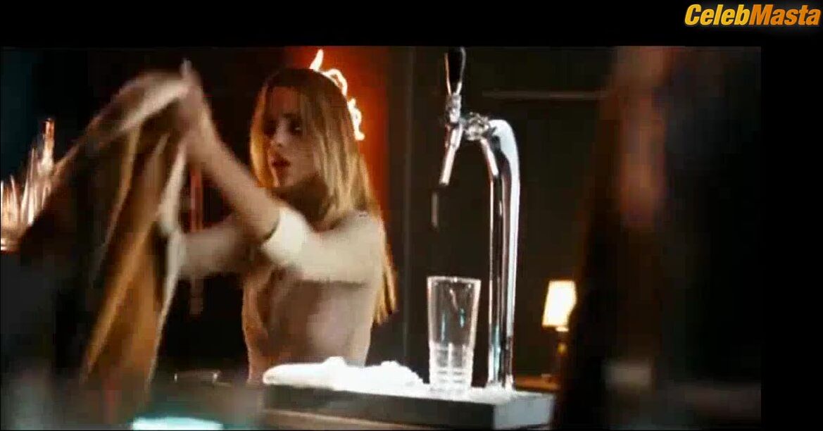 Macarena Gomez Tits Scene From Neon Flesh - Photo 2 of 5 photo 5