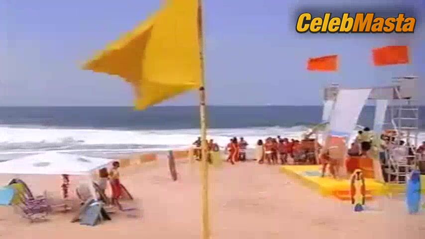 Deborah Secco Tits, Swimsuit Scene In Celebridade - Photo 2 of 5 photo 1
