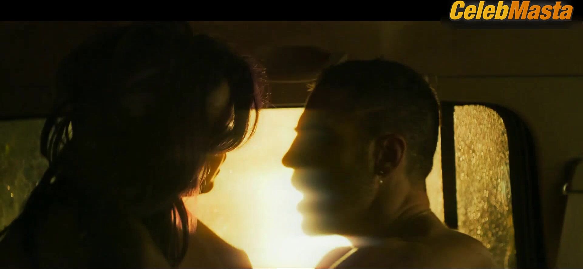 Veronica Sanchez Tits Scene In Sky Rojo - Photo 2 of 5 photo 1