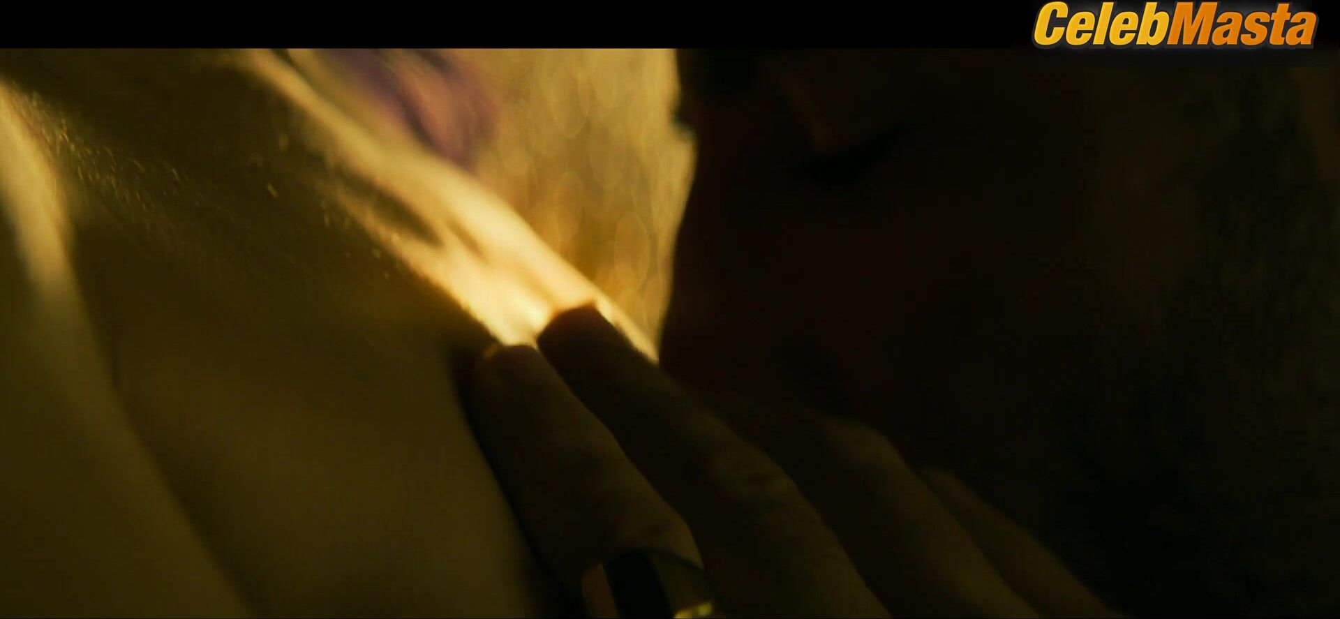 Veronica Sanchez Tits Scene In Sky Rojo - Photo 2 of 5