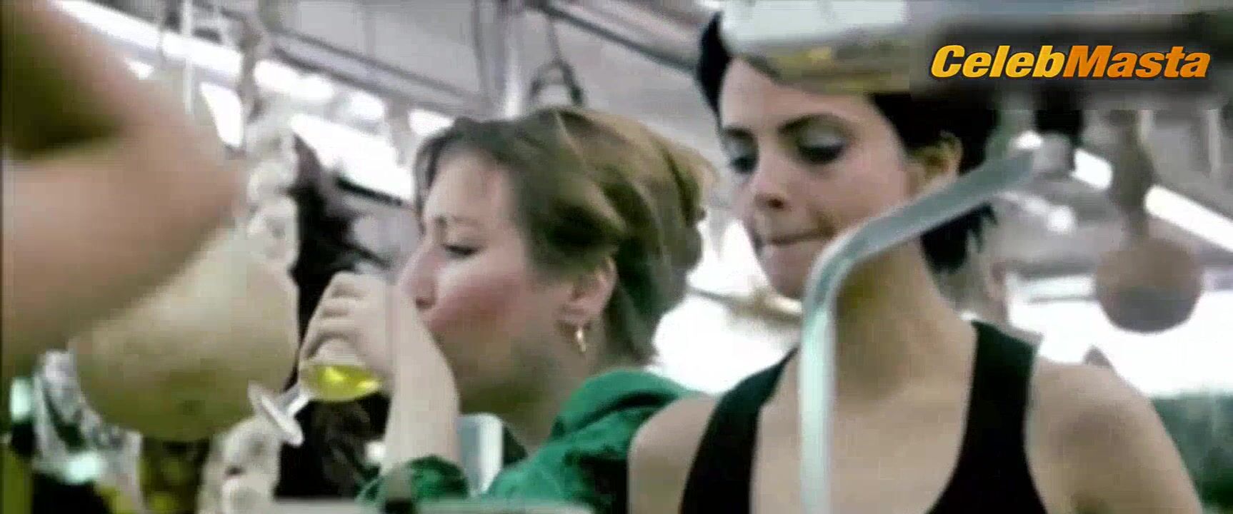 Macarena Gomez Tits Scene From 20 Centimeters - Photo 1 of 5 photo 4
