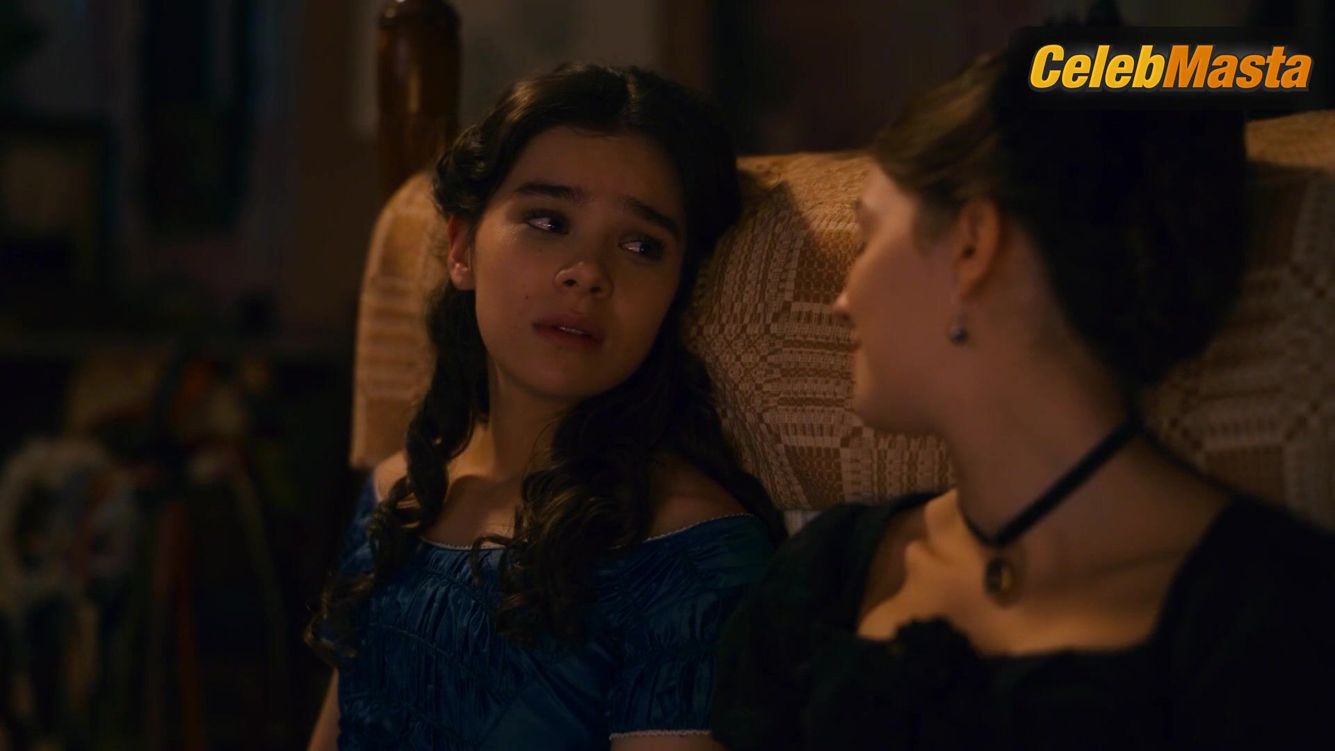 Ella Hunt Hailee Steinfeld And ’s Lesbian Scene - Photo 2 of 5