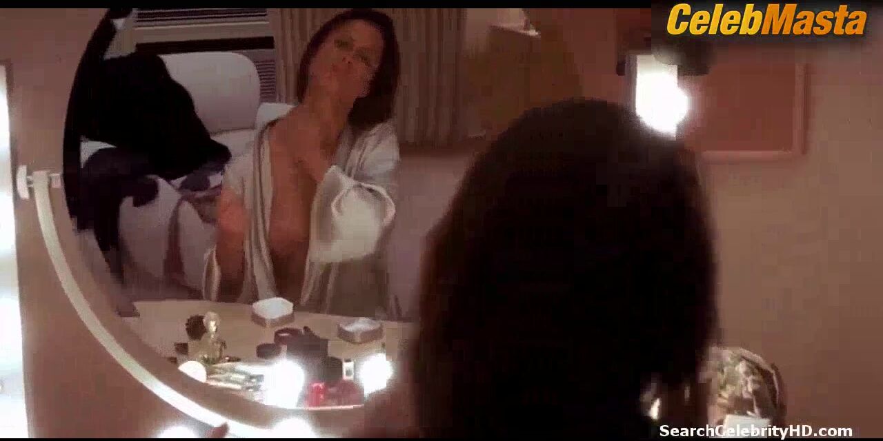 Rhona Mitra ’s Boobs Scene In Hollow Man - Photo 1 of 5