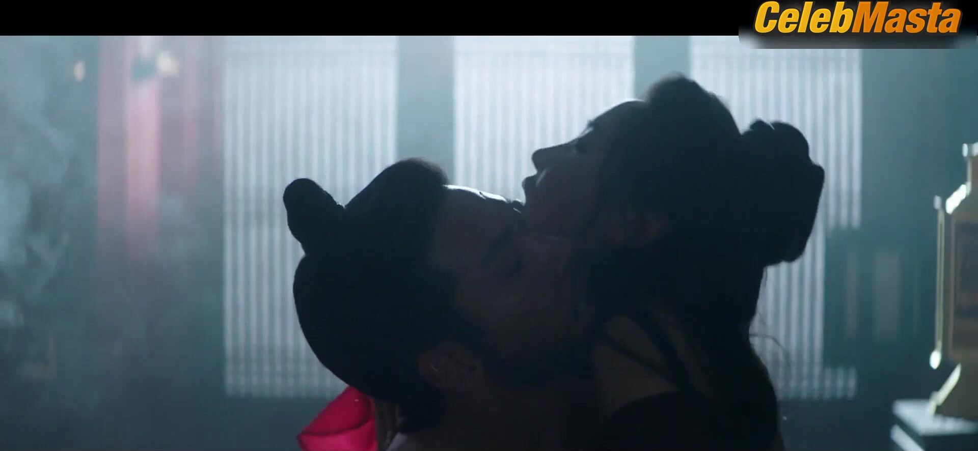 Jeon Jong-seo ’s Tits Scene From Queen Woo - Photo 3 of 5 photo 5
