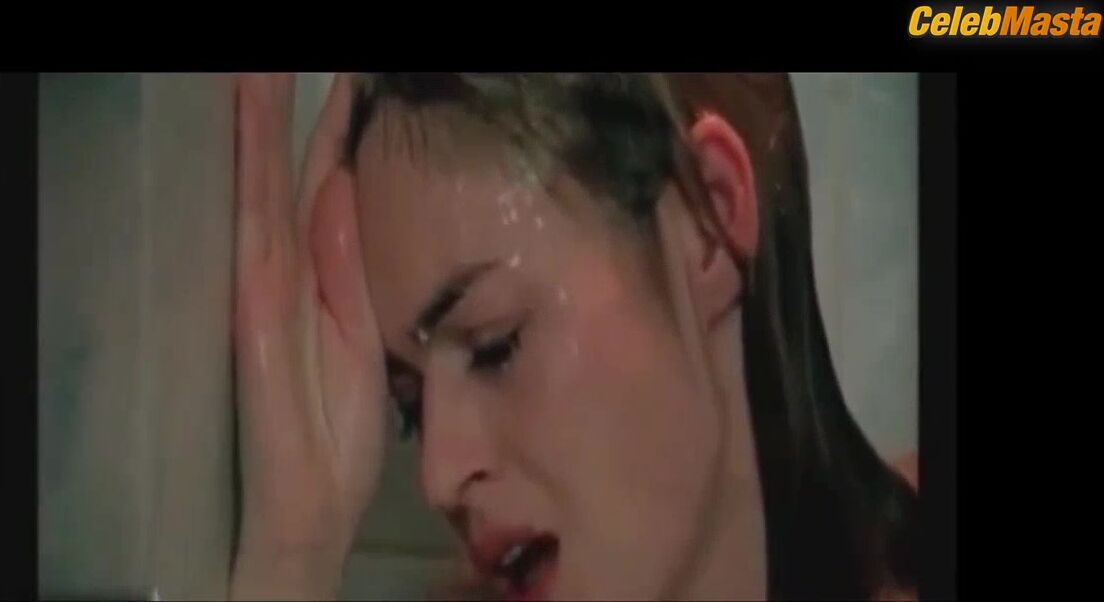 Alexandra Vandernoot ’s Sexy Scene From Vertiges - Photo 2 of 5 photo 5