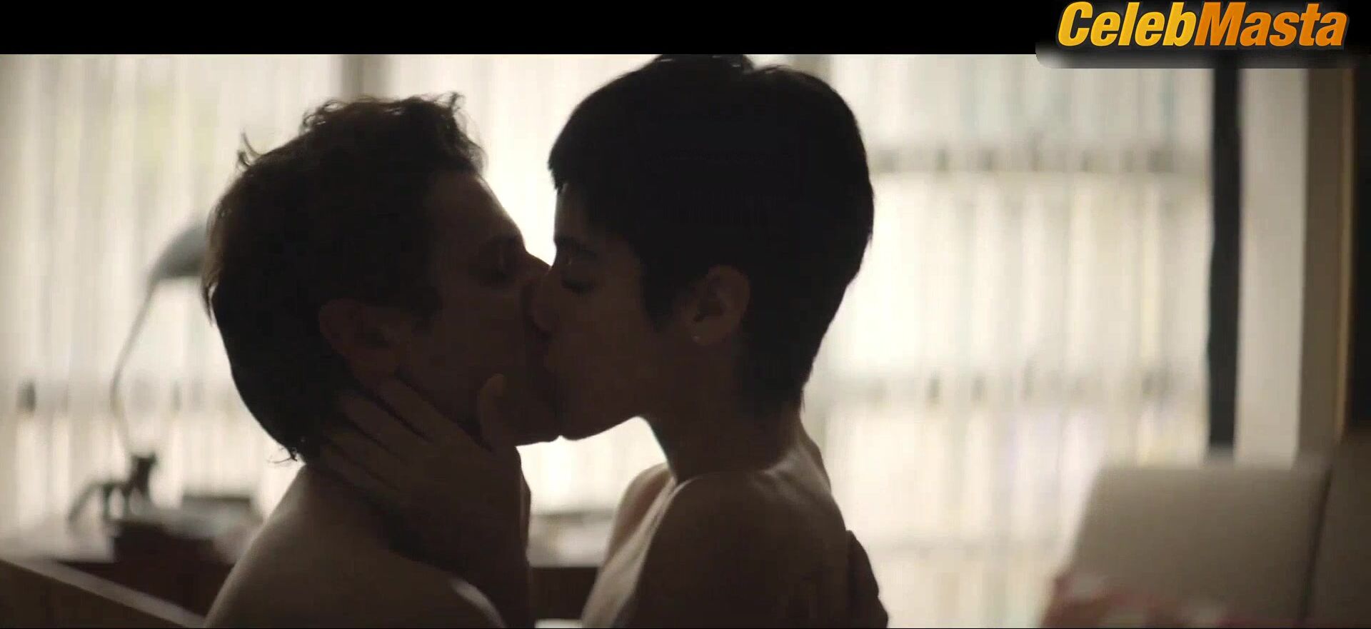 Esmeralda Pimentel ’s Butt, Boobs Scene From Casi El - Photo 2 of 5 photo 1