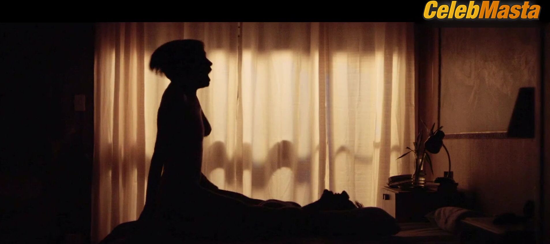 Julianne Nicholson ’s Tits Scene From Initials S.g. - Photo 2 of 5 photo 1