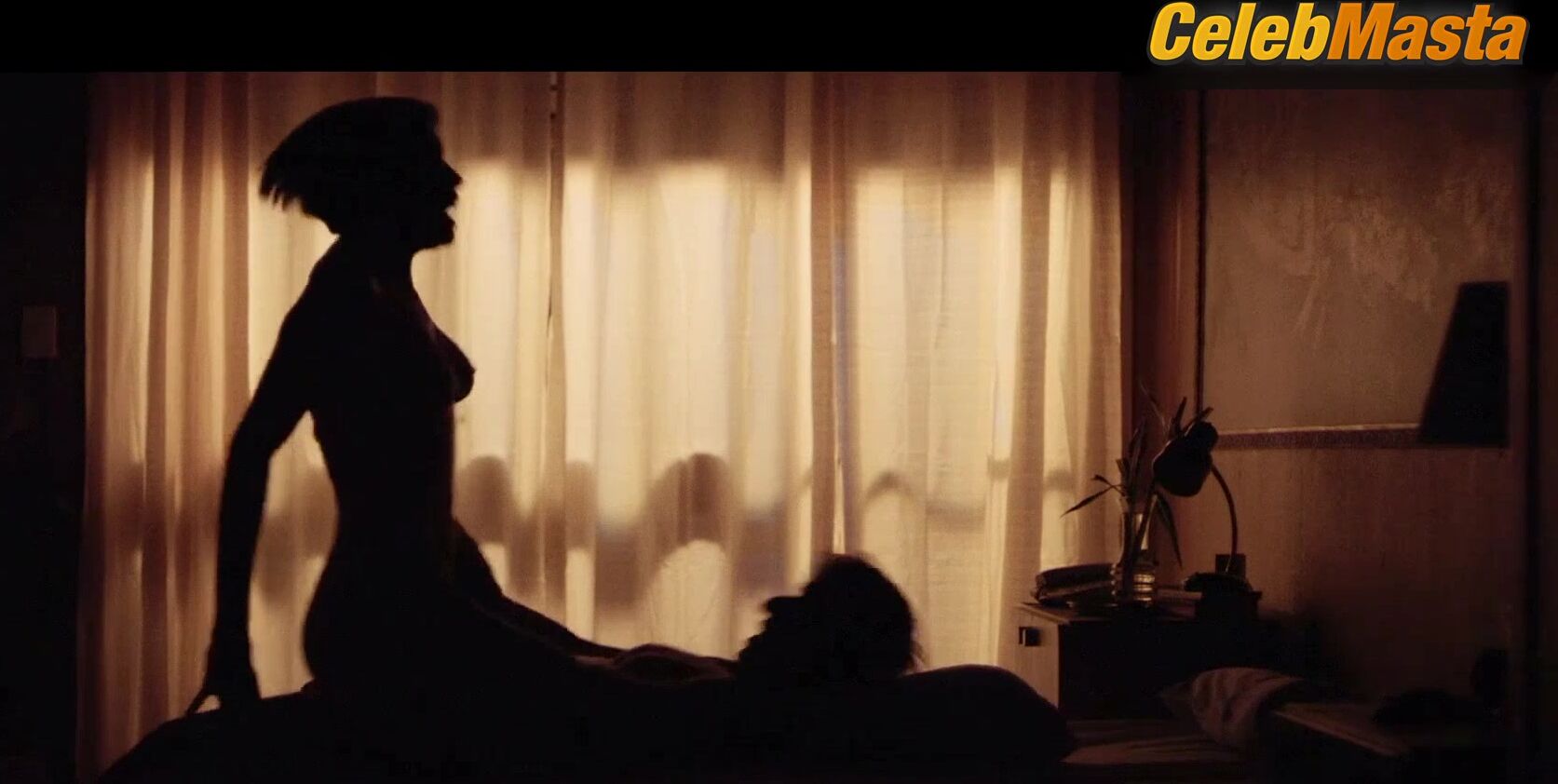 Julianne Nicholson ’s Tits Scene From Initials S.g. - Photo 2 of 5 photo 4