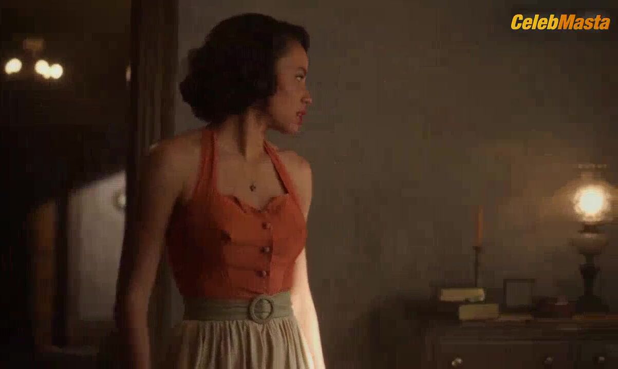 Jurnee Smollett-bell ’s Tits Scene In Lovecraft Country - Photo 2 of 5 photo 1