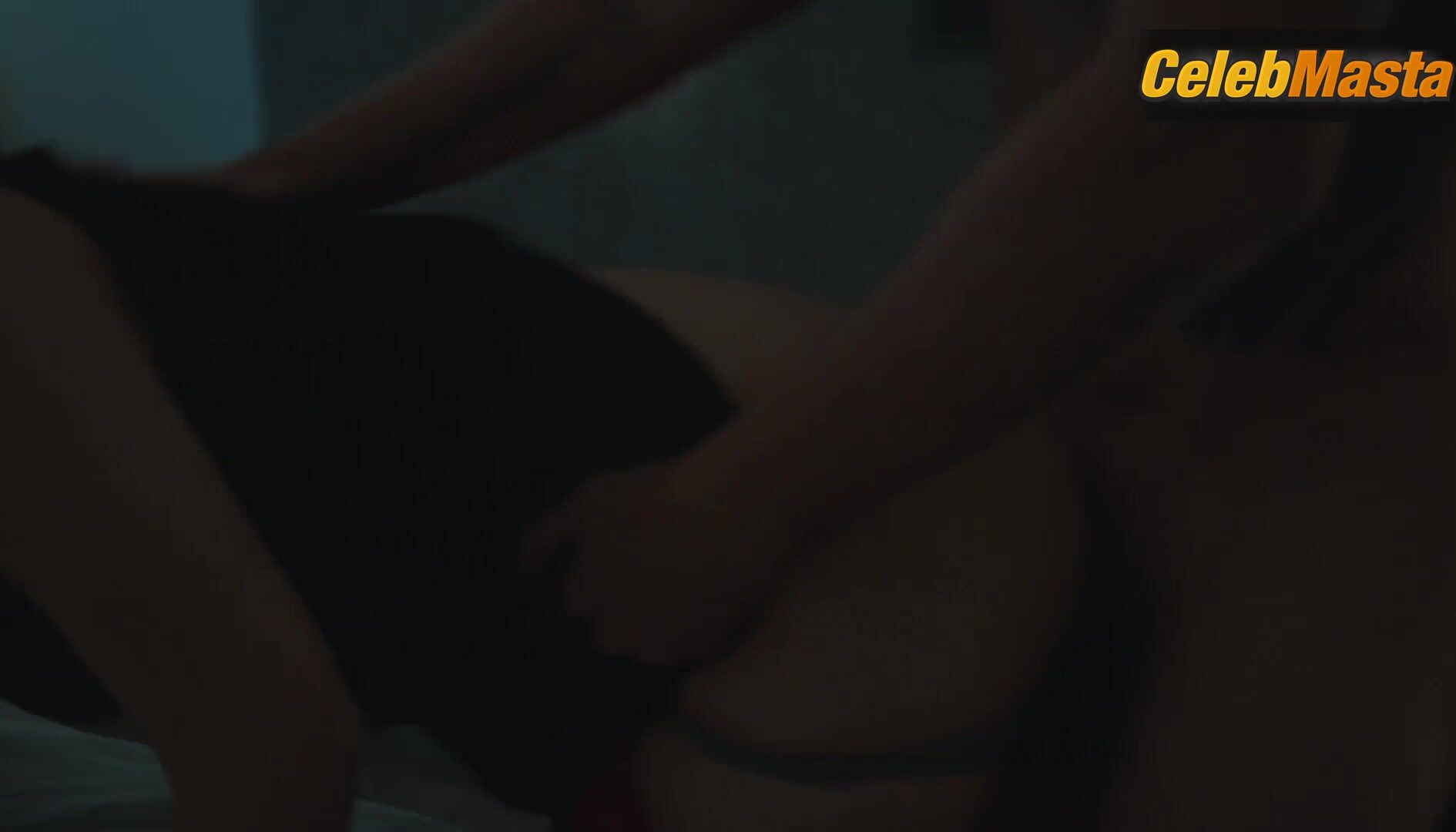 Chloe Jenna Lesbian, Bares Butt Scene In Lampas Langit - Photo 2 of 5 photo 1