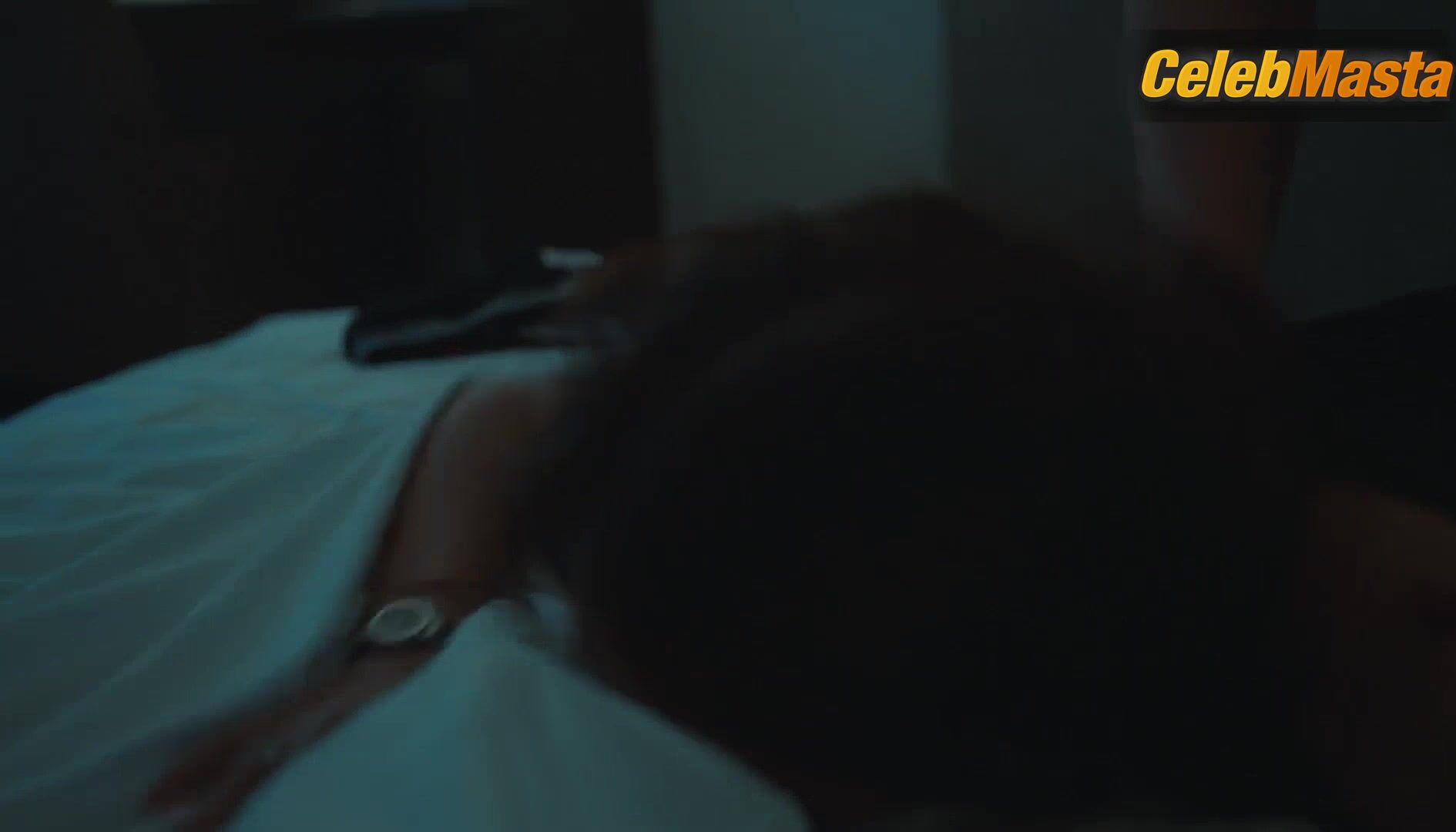 Chloe Jenna Lesbian, Bares Butt Scene In Lampas Langit - Photo 2 of 5 photo 4