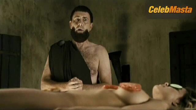 Carmen Electra ’s Sexy Scene From Meet The Spartans - Photo 3 of 5 photo 1