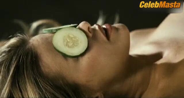 Carmen Electra ’s Sexy Scene From Meet The Spartans - Photo 3 of 5 photo 5