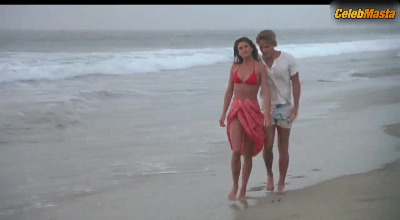 Kathy Ireland Tits, Swimsuit Scene In Alien From L.a. - Photo 2 of 5