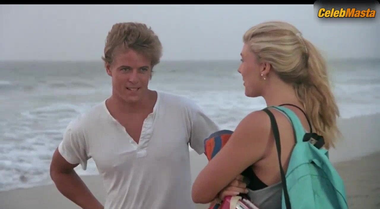 Kathy Ireland Tits, Swimsuit Scene In Alien From L.a. - Photo 2 of 5 photo 4