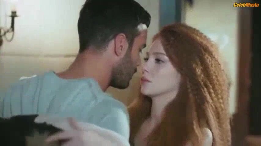 Elcin Sangu Sex Scene From Kiralik Ask - Photo 1 of 5 photo 4