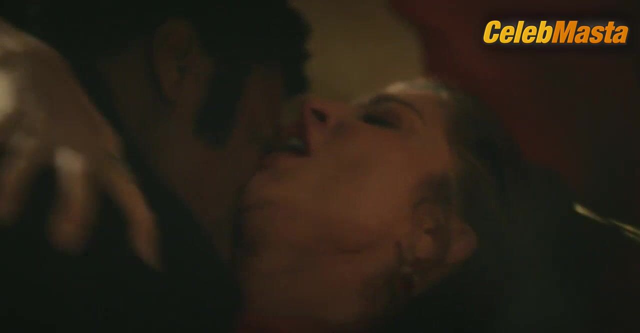 Grazi Massafera Hot Scene In Madam Beja - Photo 2 of 5 photo 4