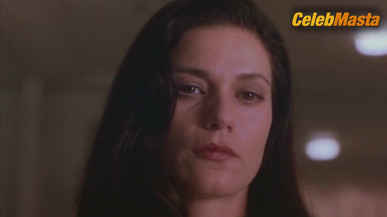 Linda Fiorentino Bares Breasts Scene In Jade - Photo 2 of 5 photo 4