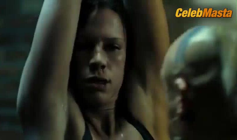 Rhona Mitra ’s Underwear Scene From Doomsday - Photo 1 of 5 photo 2