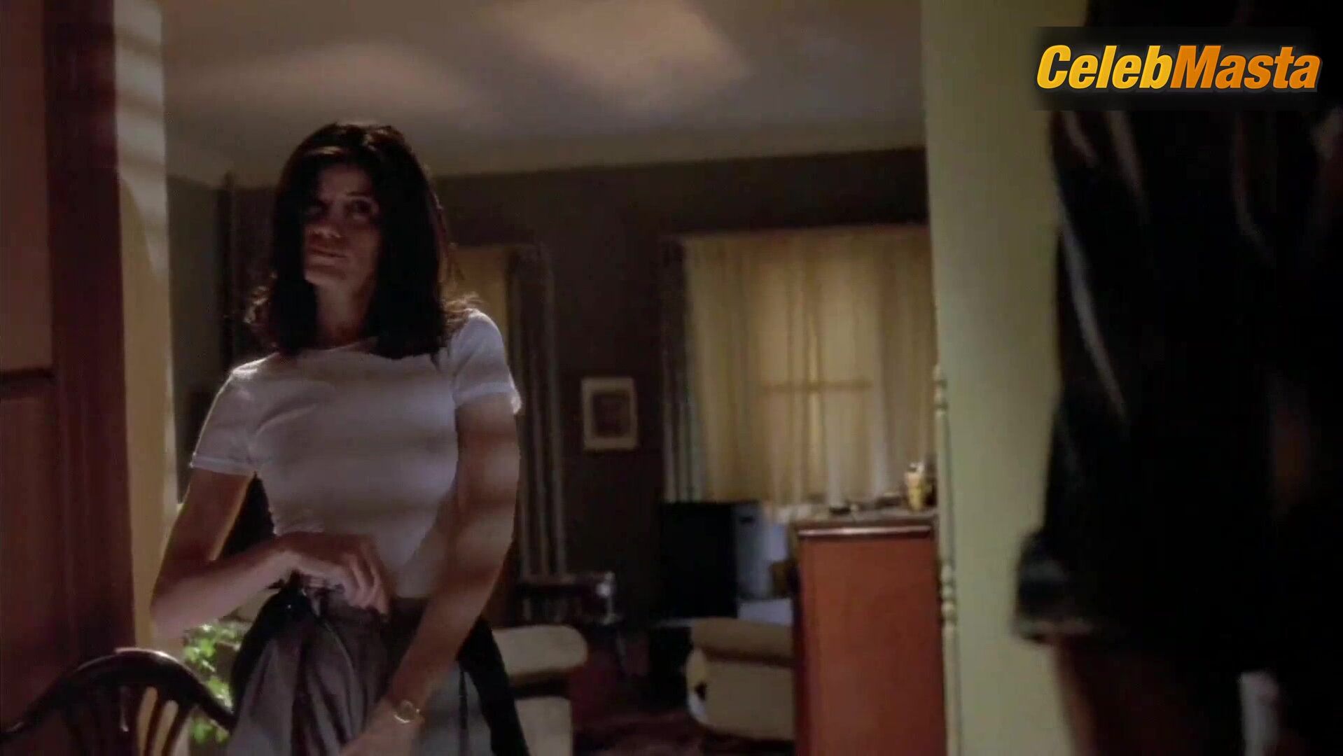 Linda Fiorentino Flaunts Butt Scene In The Last Seduction - Photo 1 of 5