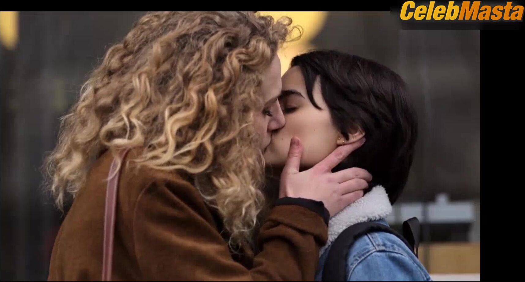 Brianna Hildebrand Kat Cunning And Share Lesbian Scene In - Photo 1 of 5 photo 5