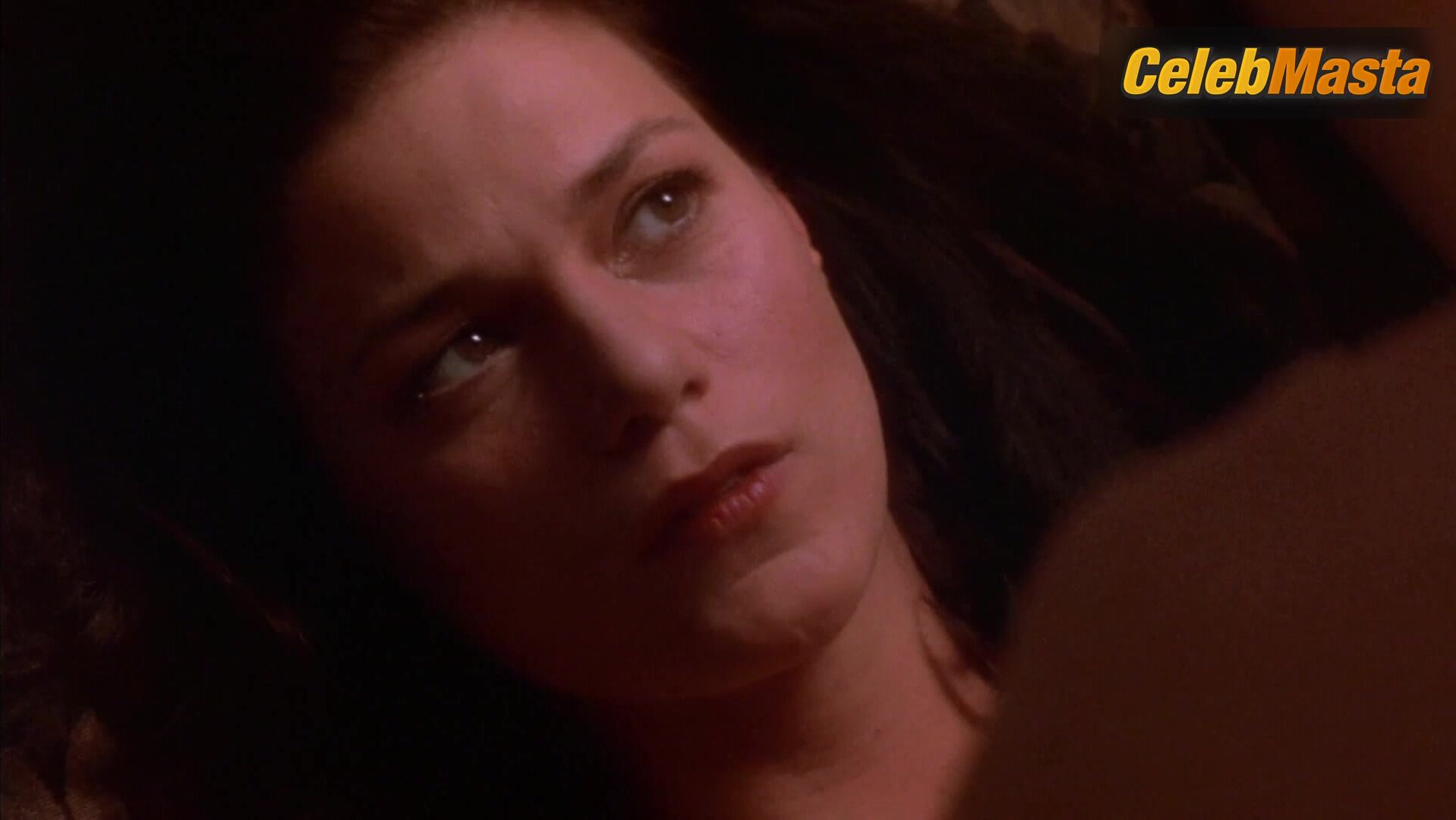 Linda Fiorentino Tits, Underwear Scene In Jade - Photo 2 of 5 photo 5