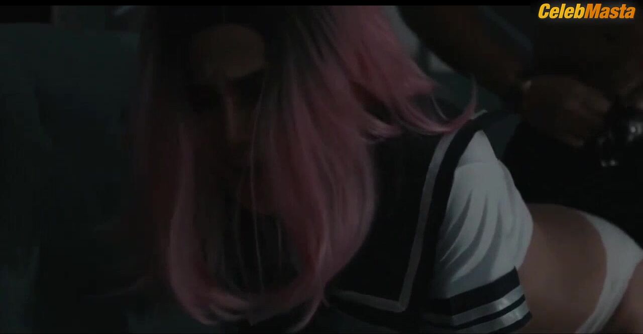 Cloe Barreto Shows Booty And Tits Scene In Do You Think I - Photo 2 of 5 photo 4