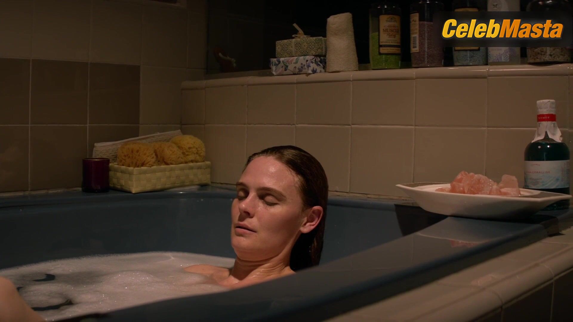 Emily Deschanel ’s Hot Scene In Animal Kingdom - Photo 2 of 5 photo 1