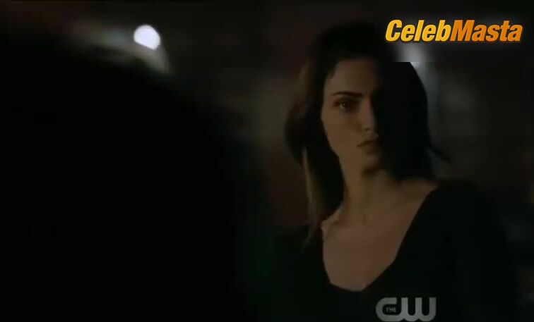 Phoebe Tonkin Flaunts Sex Scene In The Originals - Photo 1 of 5 photo 2
