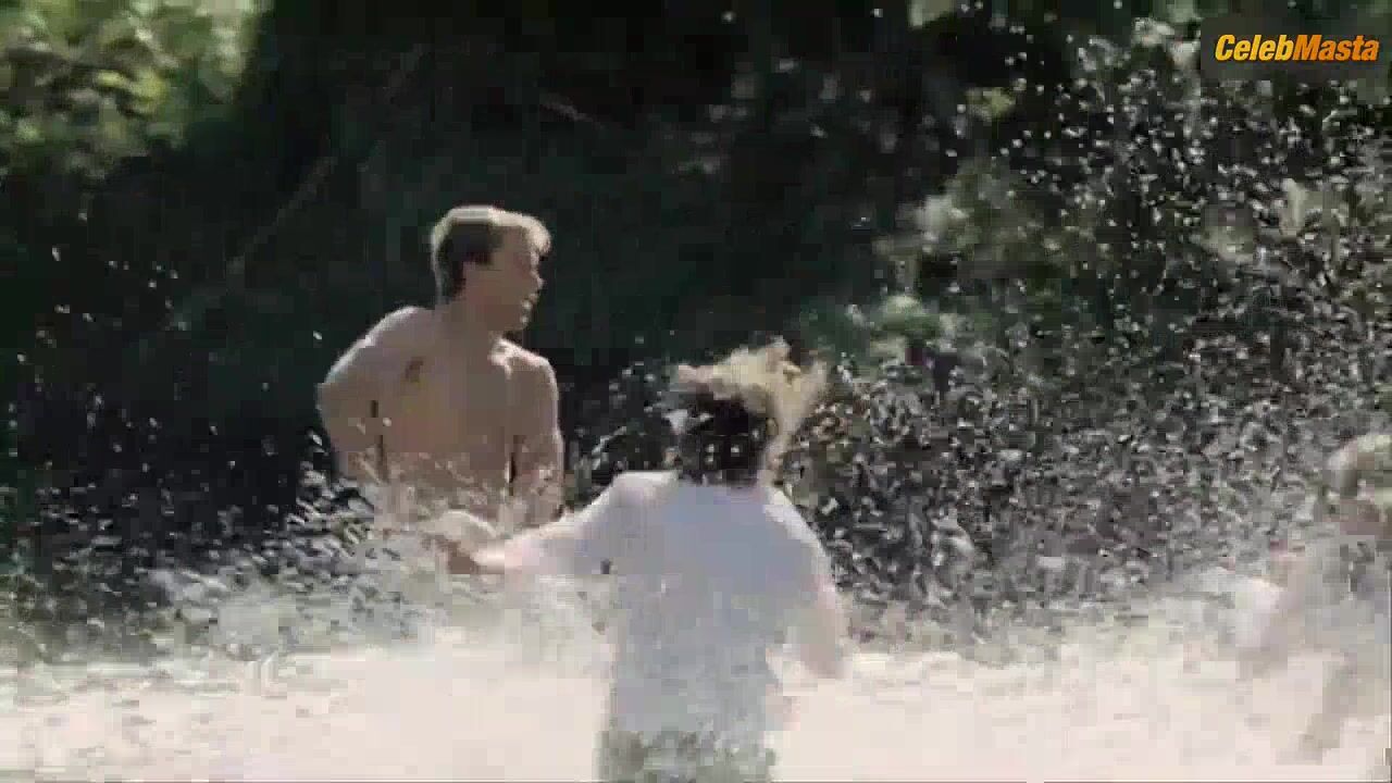 Phoebe Tonkin Reveals Sultry Scene In H2o Just Add Water - Photo 1 of 5