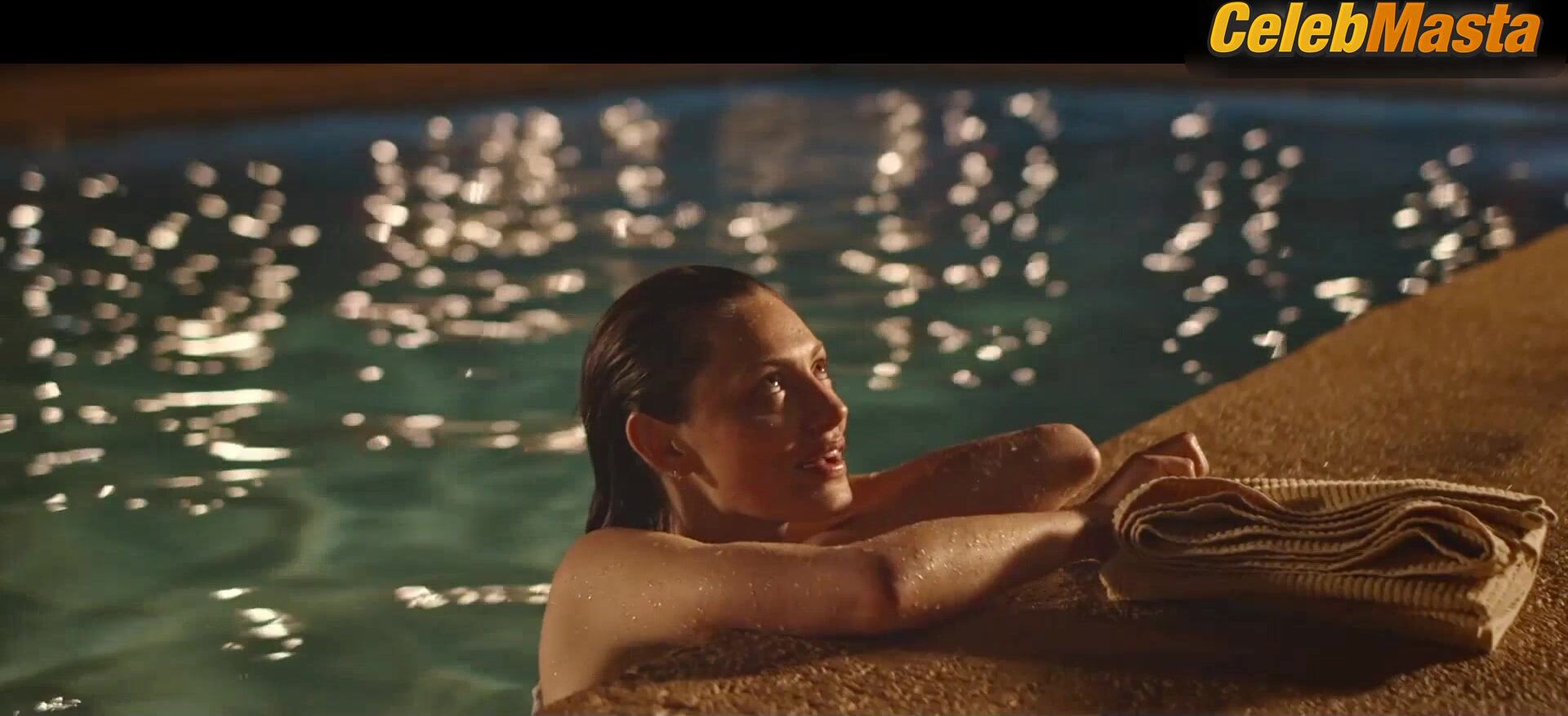 Phoebe Tonkin Steamy Scene In The 8th Day - Photo 1 of 5 photo 4