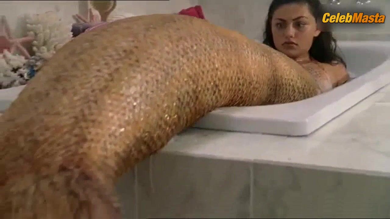 Phoebe Tonkin Enticing Scene In H2o Just Add Water - Photo 1 of 5 photo 2