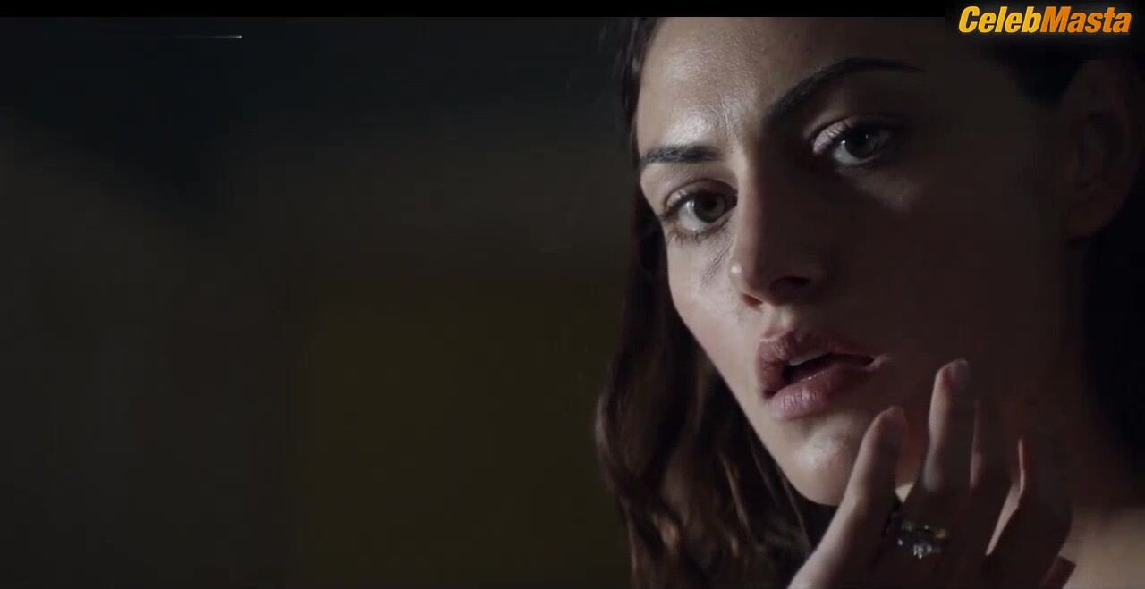 Phoebe Tonkin Booty, Boobs Scene In Bloom - Photo 1 of 5