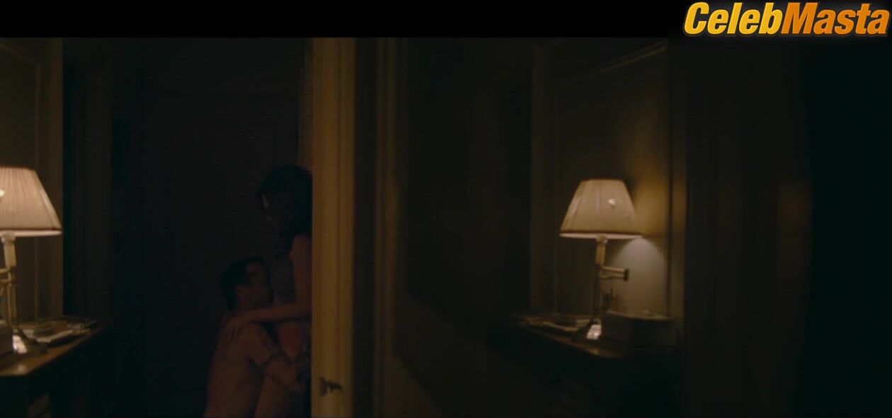 Michelle Pfeiffer Underwear Scene From Where Is Kyra? - Photo 2 of 5