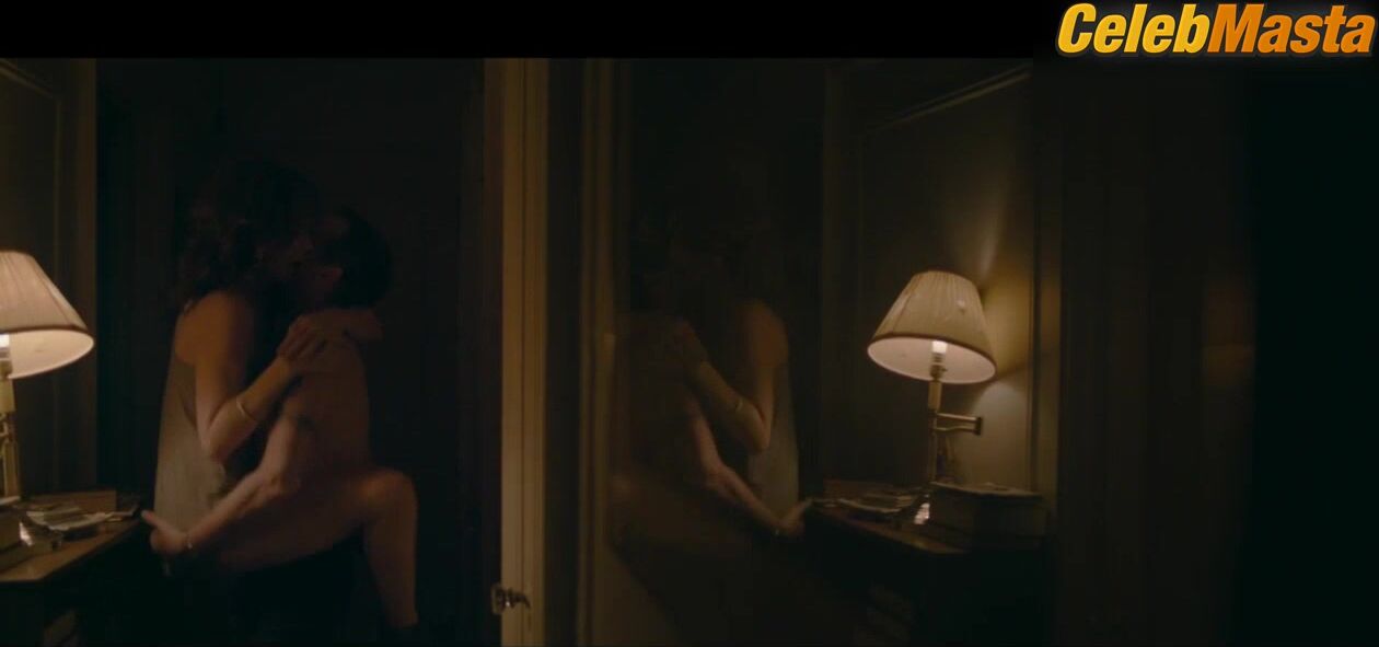 Michelle Pfeiffer Underwear Scene From Where Is Kyra? - Photo 2 of 5 photo 5