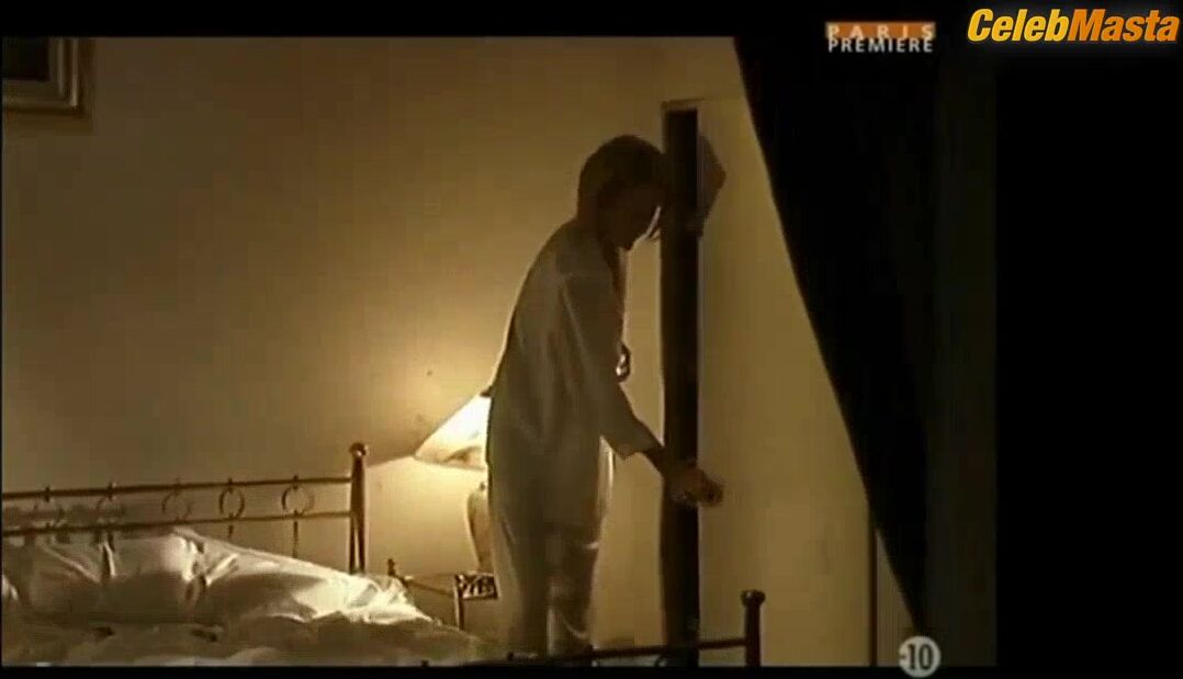 Alexandra Vandernoot ’s Sexy Scene In Vertiges - Photo 1 of 5 photo 4