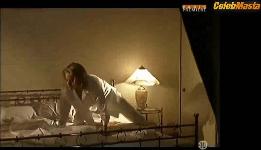 Alexandra Vandernoot ’s Sexy Scene In Vertiges - Photo 1 of 5 photo 5
