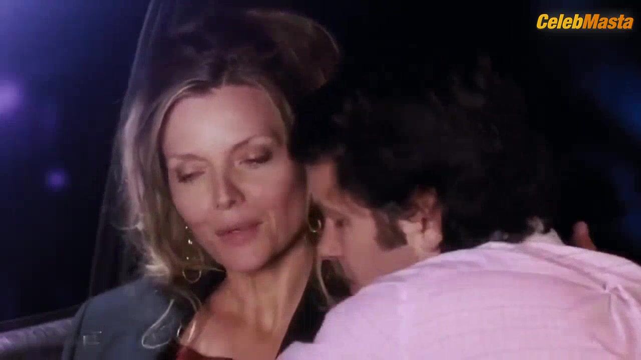 Michelle Pfeiffer Sex Scene From I Could Never Be Your Woman - Photo 1 of 5